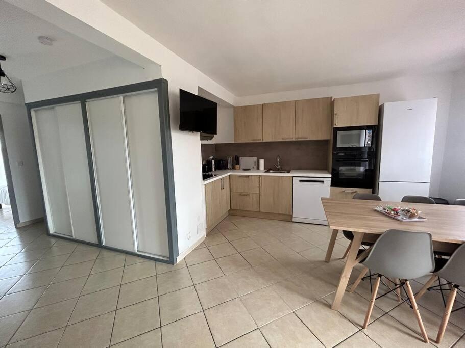 Apartamento T3 6 Personnes Avec Terrasse, Wifi, Climatisation Canet-en-Roussillon Exterior foto